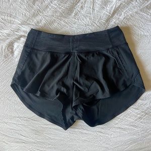 Outdoor Voices Hudson Shorts in Black M